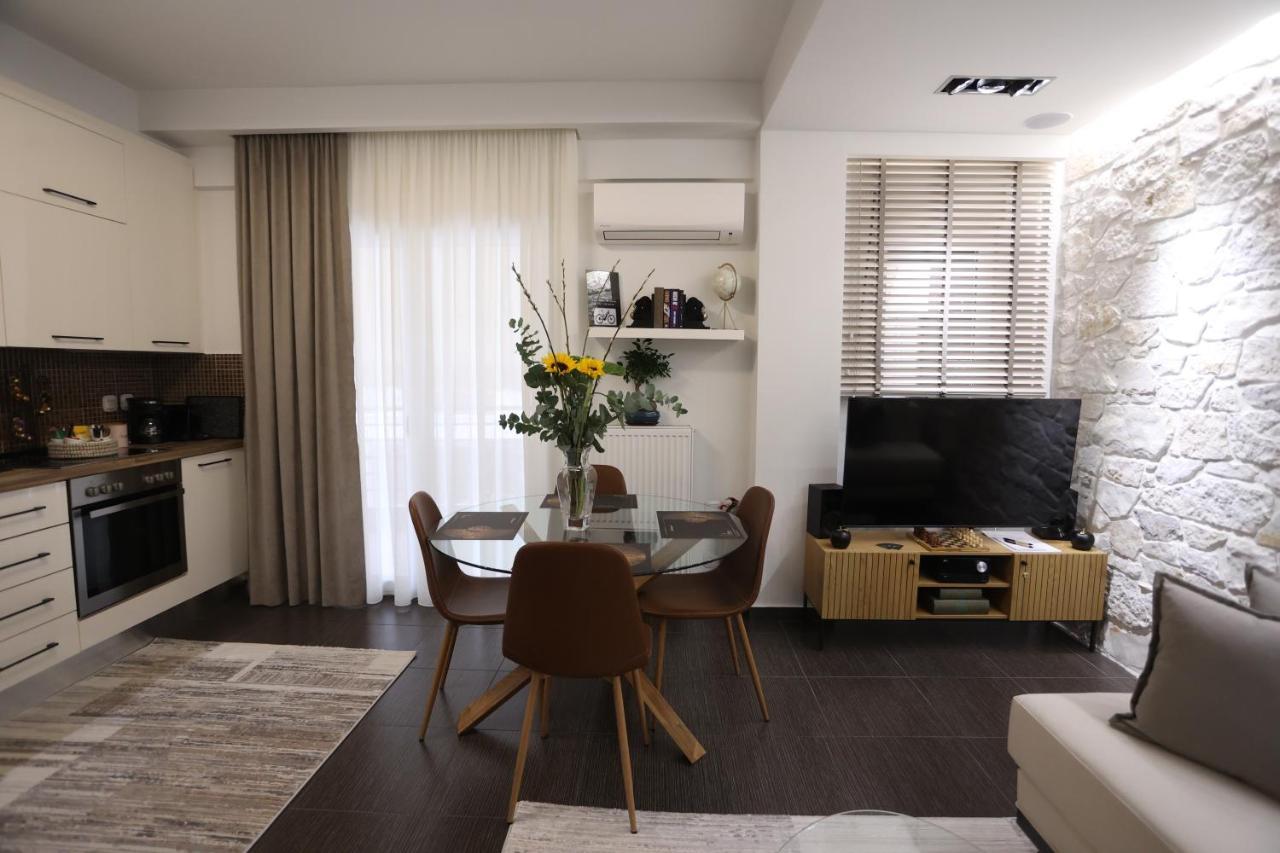 La Larissa Luxury Apartments Thetis Bagian luar foto